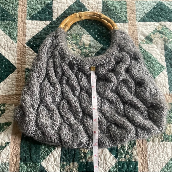 New England Artisan Grey Cable Knit Hand Bag With Bamboo Handles - Picture 1 of 3